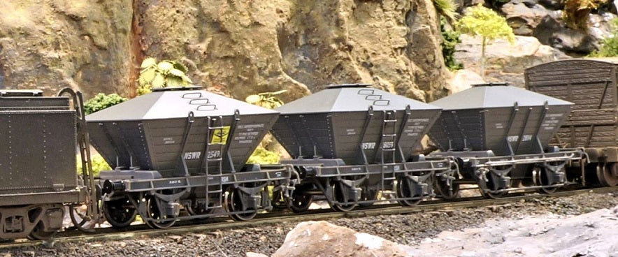 NSWGR RSH Four Wheel Rutile Hoppers